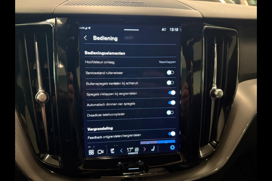 Volvo XC60 2.0 T6 AWD R-DESIGN BLACK-LINE PANO/LEDER/DAB/CARPLAY/H-KARDON/LED/ECC/PDC///