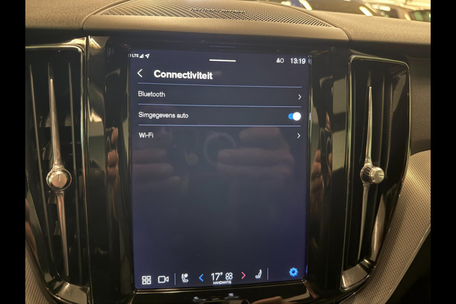 Volvo XC60 2.0 T6 AWD R-DESIGN BLACK-LINE PANO/LEDER/DAB/CARPLAY/H-KARDON/LED/ECC/PDC///