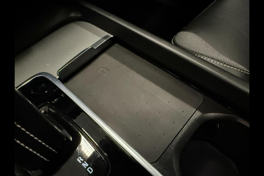 Volvo XC60 2.0 T6 AWD R-DESIGN BLACK-LINE PANO/LEDER/DAB/CARPLAY/H-KARDON/LED/ECC/PDC///