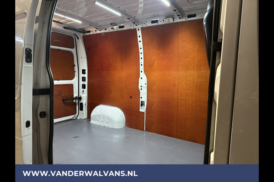 Opel Movano 2.3 CDTI 146pk L2H2 Euro6 Airco | Imperiaal | Trap | Camera | Navigatie | 2500kg Trekhaak Cruisecontrol, Parkeersensoren, Bijrijdersbank