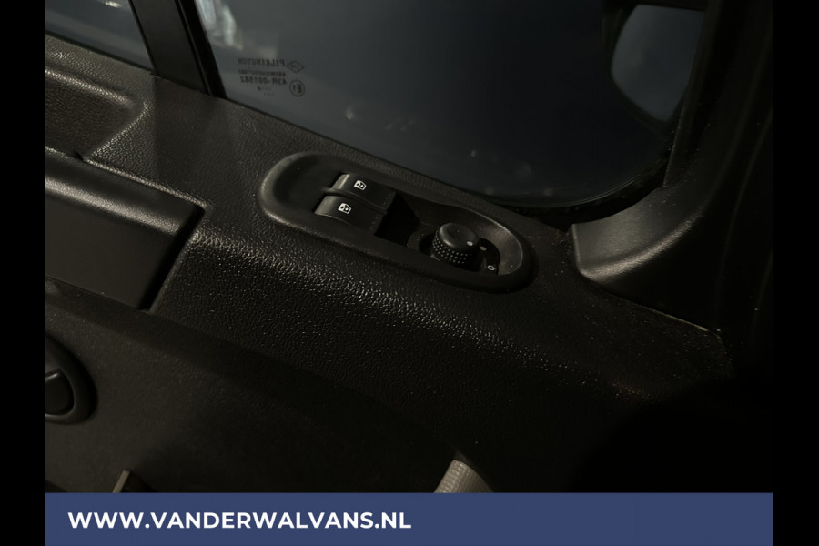 Opel Movano 2.3 CDTI 146pk L2H2 Euro6 Airco | Imperiaal | Trap | Camera | Navigatie | 2500kg Trekhaak Cruisecontrol, Parkeersensoren, Bijrijdersbank