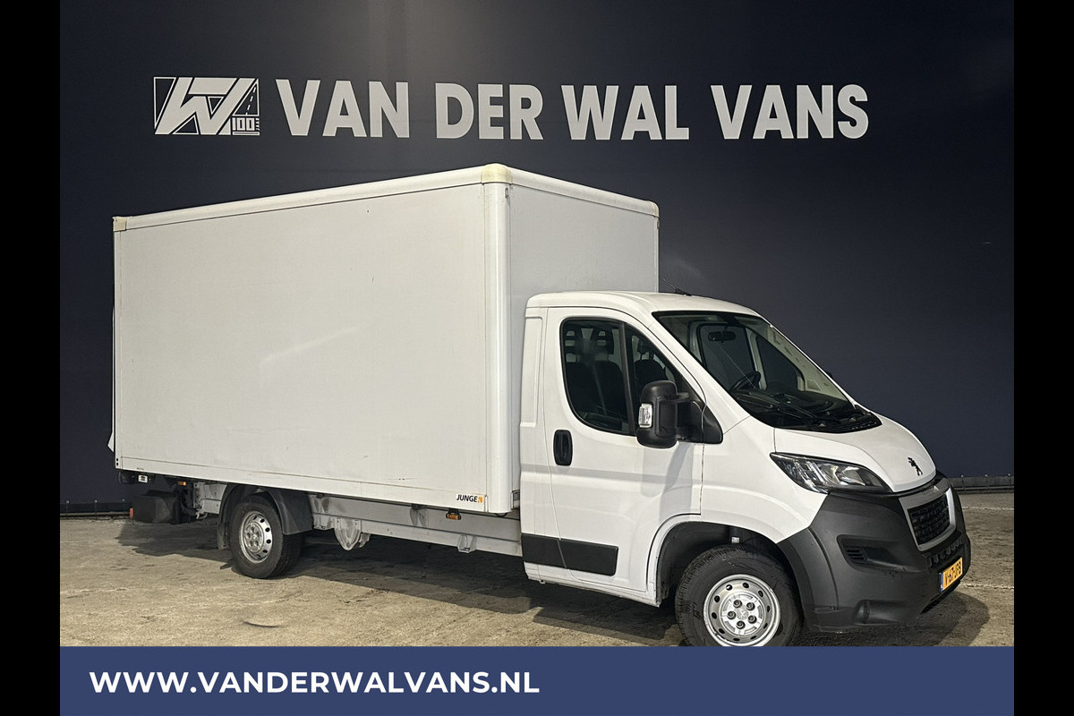 Peugeot Boxer 2.2 BlueHDi 141pk Bakwagen Laadklep 1098kg laadvermogen Euro6 Airco | Bijrijdersbank Peugeot Boxer 2.2 BlueHDi 141pk Bakwagen Laadklep 1098kg laadvermogen Euro6 Airco | Bijrijdersbank