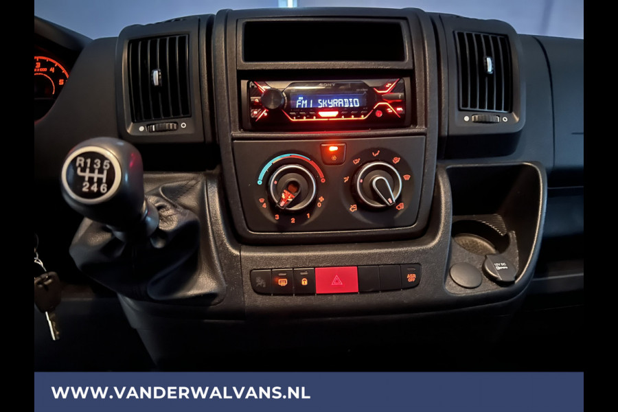 Peugeot Boxer 2.2 BlueHDi 141pk Bakwagen Laadklep 1098kg laadvermogen Euro6 Airco | Bijrijdersbank