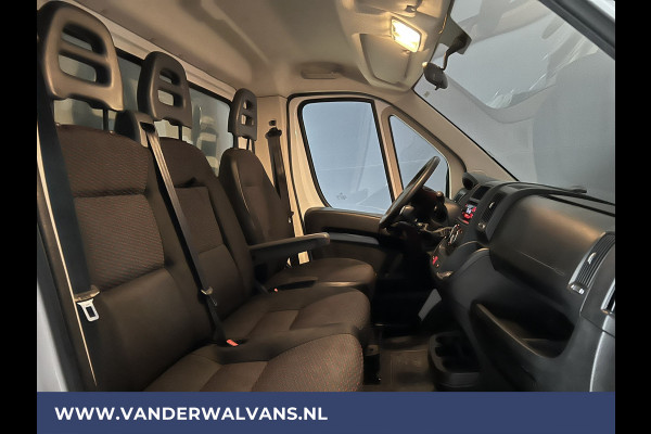 Peugeot Boxer 2.2 BlueHDi 141pk Bakwagen Laadklep 1098kg laadvermogen Euro6 Airco | Bijrijdersbank