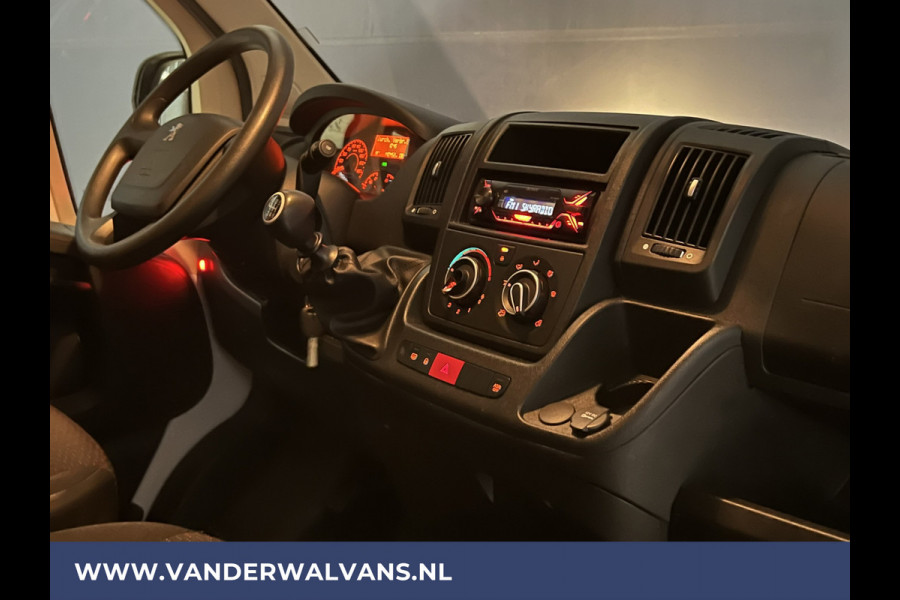 Peugeot Boxer 2.2 BlueHDi 141pk Bakwagen Laadklep 1098kg laadvermogen Euro6 Airco | Bijrijdersbank