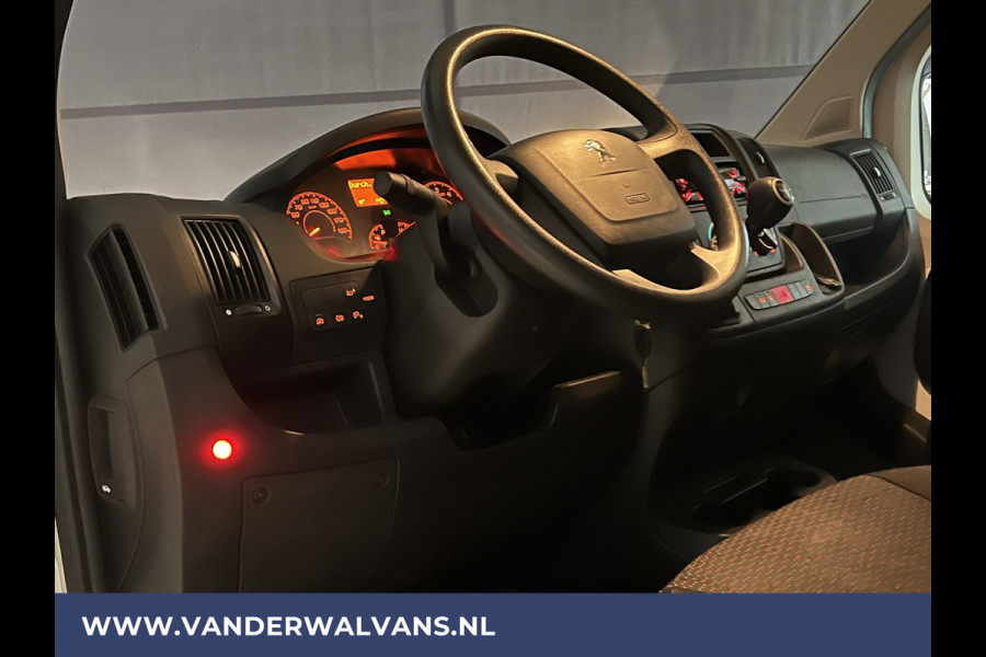 Peugeot Boxer 2.2 BlueHDi 141pk Bakwagen Laadklep 1098kg laadvermogen Euro6 Airco | Bijrijdersbank