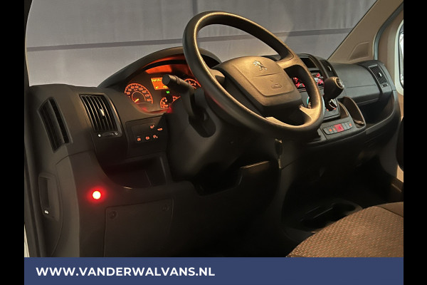 Peugeot Boxer 2.2 BlueHDi 141pk Bakwagen Laadklep 1098kg laadvermogen Euro6 Airco | Bijrijdersbank