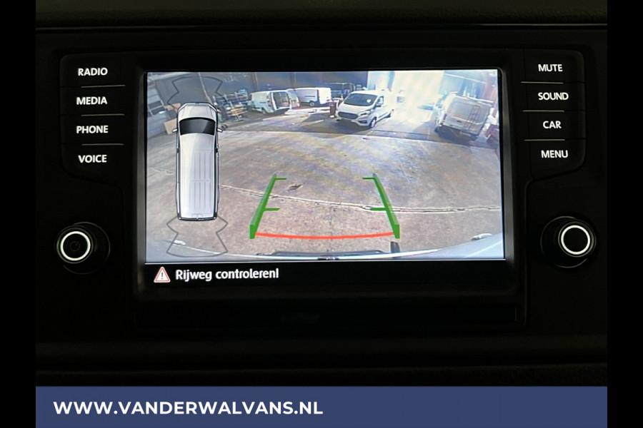 Volkswagen Crafter 2.0 TDI 140 pk L3H3 L2H2 Euro6 Airco | Camera | Apple Carplay | Cruisecontrol Parkeersensoren, Android Auto, Chauffeursstoel, Bijrijdersbank, 3000kg trekvermogen