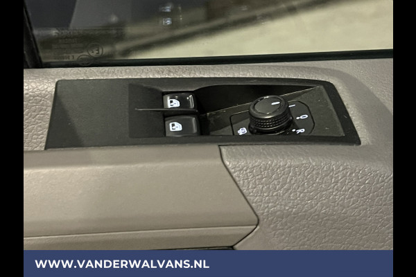 Volkswagen Crafter 2.0 TDI 140 pk L3H3 L2H2 Euro6 Airco | Camera | Apple Carplay | Cruisecontrol Parkeersensoren, Android Auto, Chauffeursstoel, Bijrijdersbank, 3000kg trekvermogen