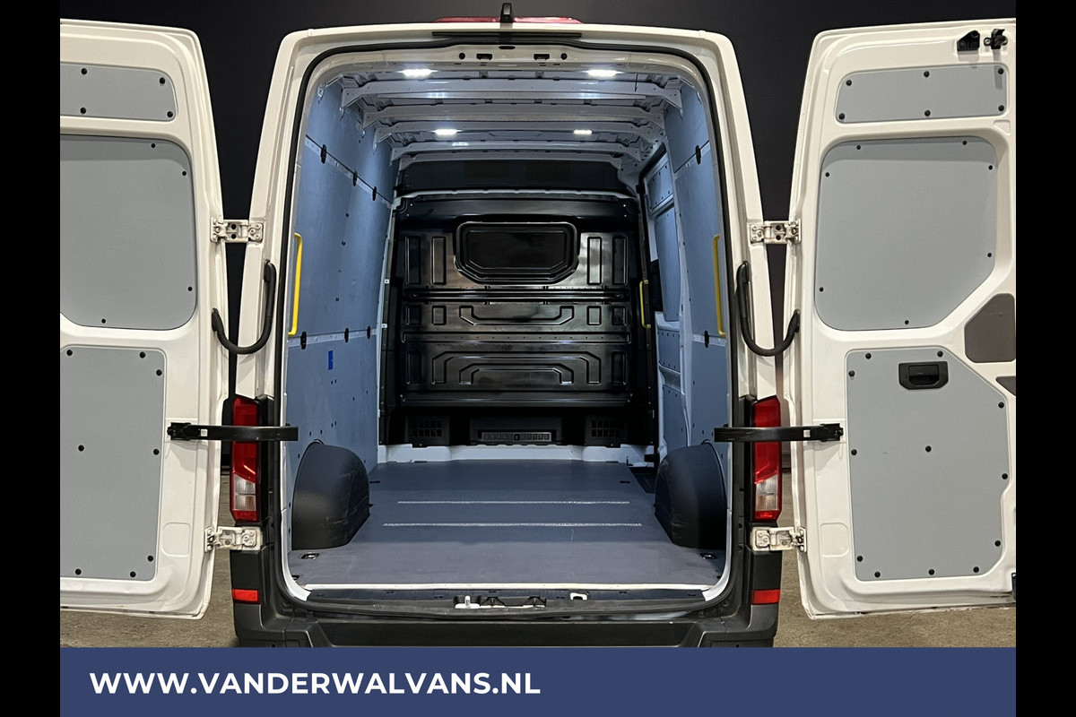 Volkswagen Crafter 2.0 TDI 141pk L3H3 L2H2 Euro6 Airco | Camera | Navigatie | Apple Carplay Android Auto, Parkeersensoren Volkswagen Crafter 2.0 TDI 141pk L3H3 L2H2 Euro6 Airco | Camera | Navigatie | Apple Carplay Android Auto, Parkeersensoren