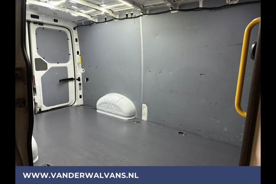 Volkswagen Crafter 2.0 TDI 141pk L3H2 L2H1 Euro6 Airco | Navigatie | Camera | Apple Carplay Android Auto, Parkeersensoren, Bijrijdersbank