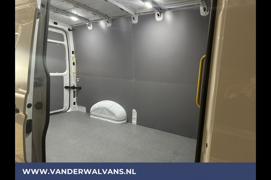 Volkswagen Crafter 2.0 TDI 140pk L3H3 L2H2 Euro6 Airco | Camera | Apple carplay | Android auto bijrijdersbank