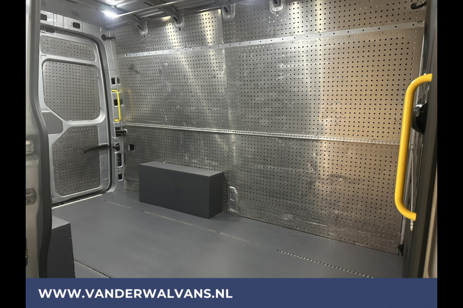 Volkswagen Crafter 2.0 TDI 141pk L3H3 L2H2 Euro6 Airco | Camera | Apple Carplay | Cruisecontrol Android Auto, Chauffeursstoel, Parkeersensoren, Bijrijdersbank