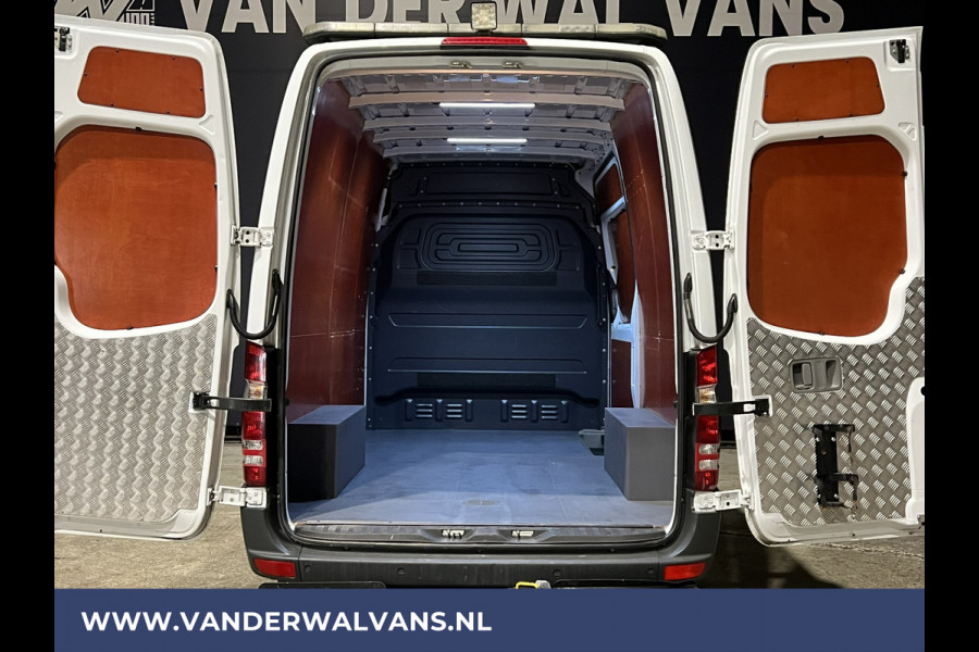Mercedes-Benz Sprinter 316 CDI 163 pk L2H2 Euro6 Airco | 2800kg trekhaak | Cruisecontrol | Parkeersensoren zijdeur