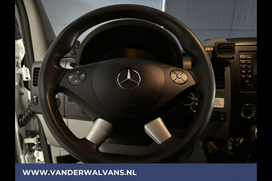 Mercedes-Benz Sprinter 316 CDI 163 pk L2H2 Euro6 Airco | 2800kg trekhaak | Cruisecontrol | Parkeersensoren zijdeur