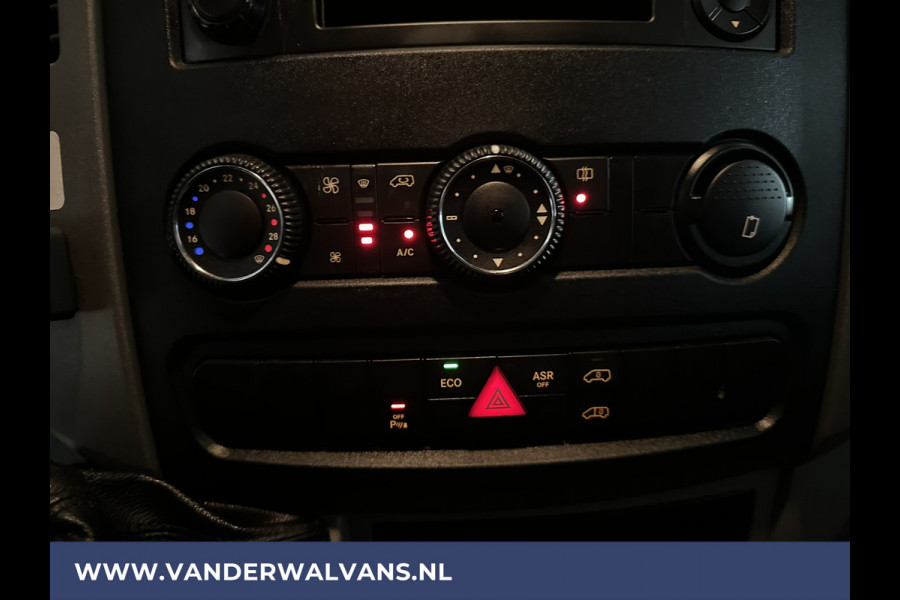 Mercedes-Benz Sprinter 316 CDI 163 pk L2H2 Euro6 Airco | 2800kg trekhaak | Cruisecontrol | Parkeersensoren zijdeur