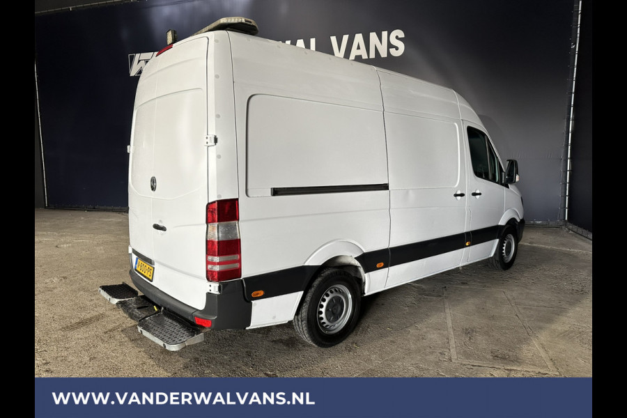 Mercedes-Benz Sprinter 316 CDI 163 pk L2H2 Euro6 Airco | 2800kg trekhaak | Cruisecontrol | Parkeersensoren zijdeur