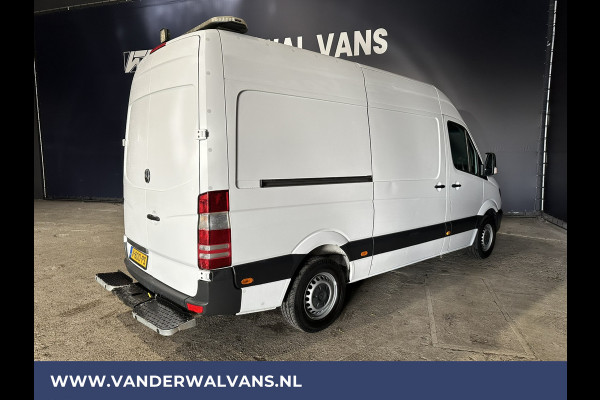 Mercedes-Benz Sprinter 316 CDI 163 pk L2H2 Euro6 Airco | 2800kg trekhaak | Cruisecontrol | Parkeersensoren zijdeur
