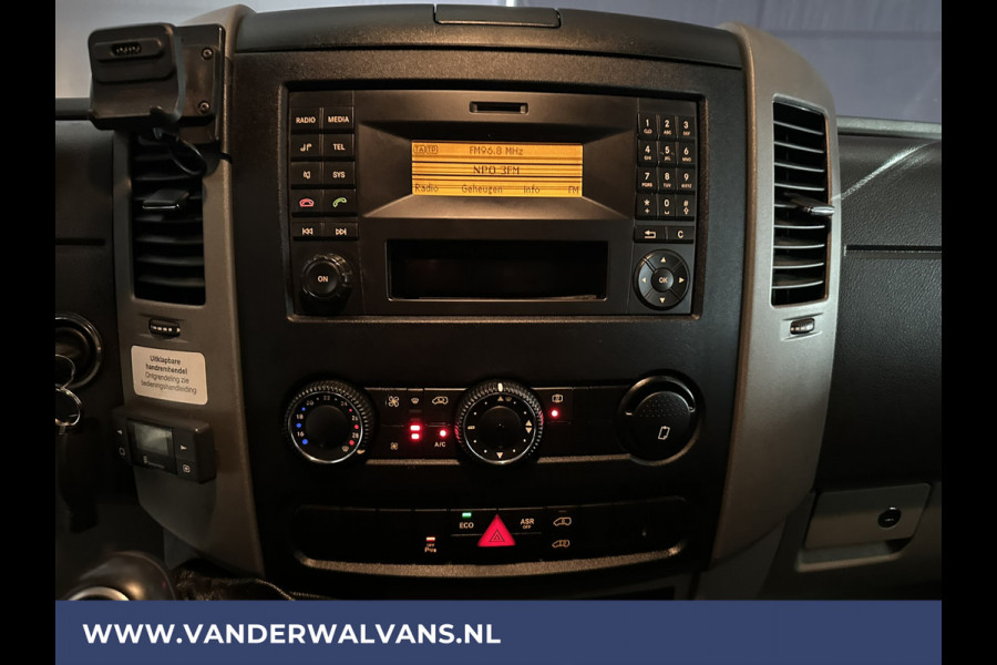 Mercedes-Benz Sprinter 316 CDI 163 pk L2H2 Euro6 Airco | 2800kg trekhaak | Cruisecontrol | Parkeersensoren zijdeur