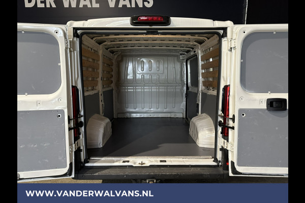 Peugeot Boxer 2.2 BlueHDi 120pk L1H1 Euro6 Airco | Camera | Navigatie | Trekhaak | Cruisecontrol Parkeersensoren, Bijrijdersbank