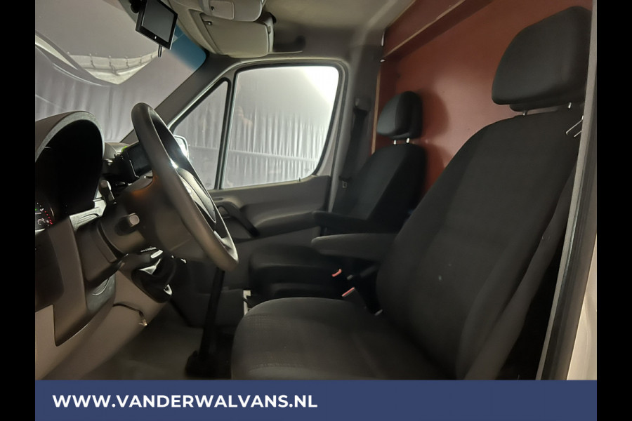 Mercedes-Benz Sprinter 316 CDI 164pk L2H1 Euro6 Airco | Camera | Navigatie | 2800kg Trekhaak | Cruisecontrol Chauffeursstoel, Parkeersensoren