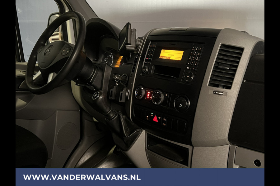 Mercedes-Benz Sprinter 316 CDI 164pk L2H1 Euro6 Airco | Camera | Navigatie | 2800kg Trekhaak | Cruisecontrol Chauffeursstoel, Parkeersensoren