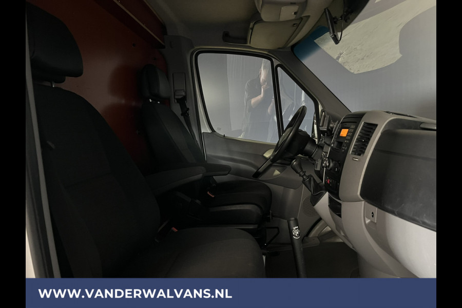 Mercedes-Benz Sprinter 316 CDI 164pk L2H1 Euro6 Airco | Camera | Navigatie | 2800kg Trekhaak | Cruisecontrol Chauffeursstoel, Parkeersensoren