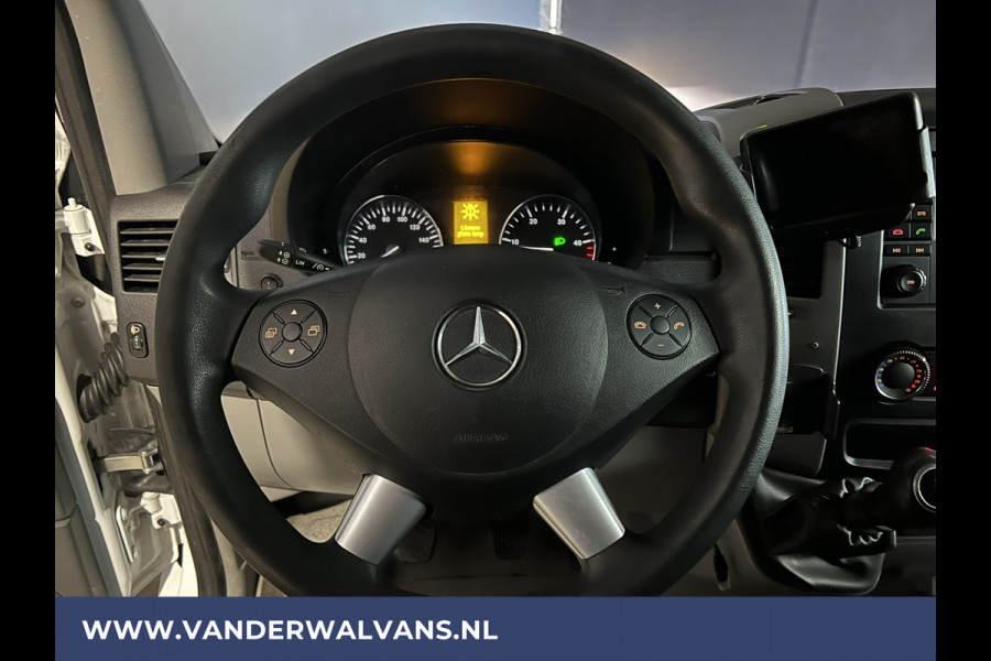 Mercedes-Benz Sprinter 316 CDI 164pk L2H1 Euro6 Airco | Camera | Navigatie | 2800kg Trekhaak | Cruisecontrol Chauffeursstoel, Parkeersensoren