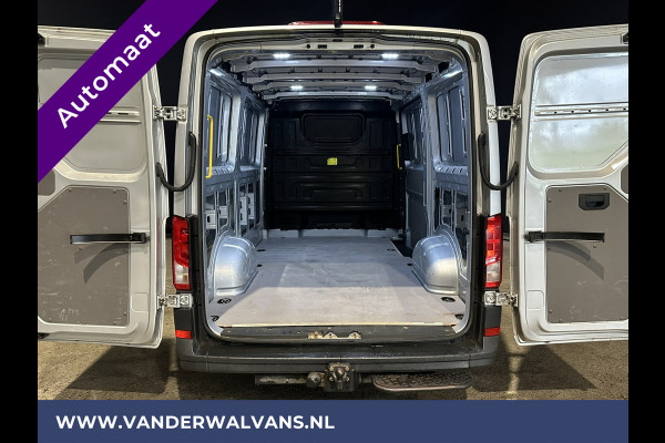 Volkswagen Crafter 2.0 TDI 141pk Automaat L3H2 L2H1 Euro6 Airco | Camera | Apple Carplay | 3000kg Trekhaak | Navigatie Android Auto, Bijrijdersbank