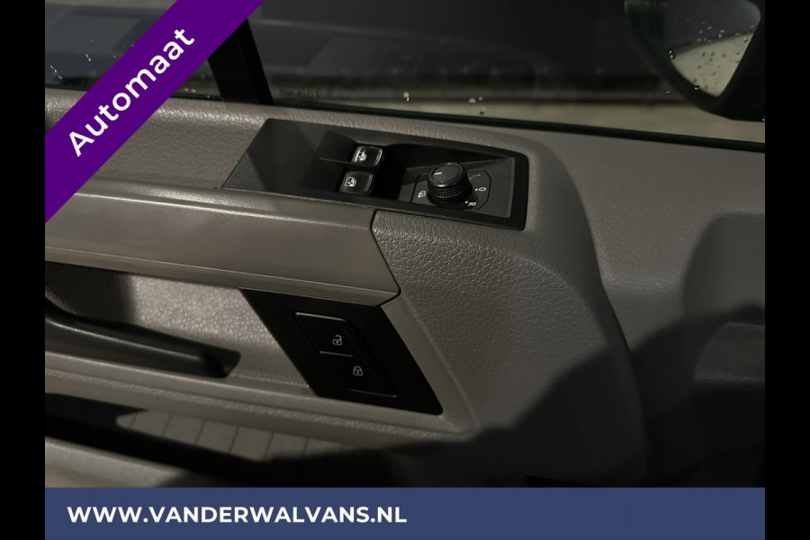 Volkswagen Crafter 2.0 TDI 141pk Automaat L3H2 L2H1 Euro6 Airco | Camera | Apple Carplay | 3000kg Trekhaak | Navigatie Android Auto, Bijrijdersbank