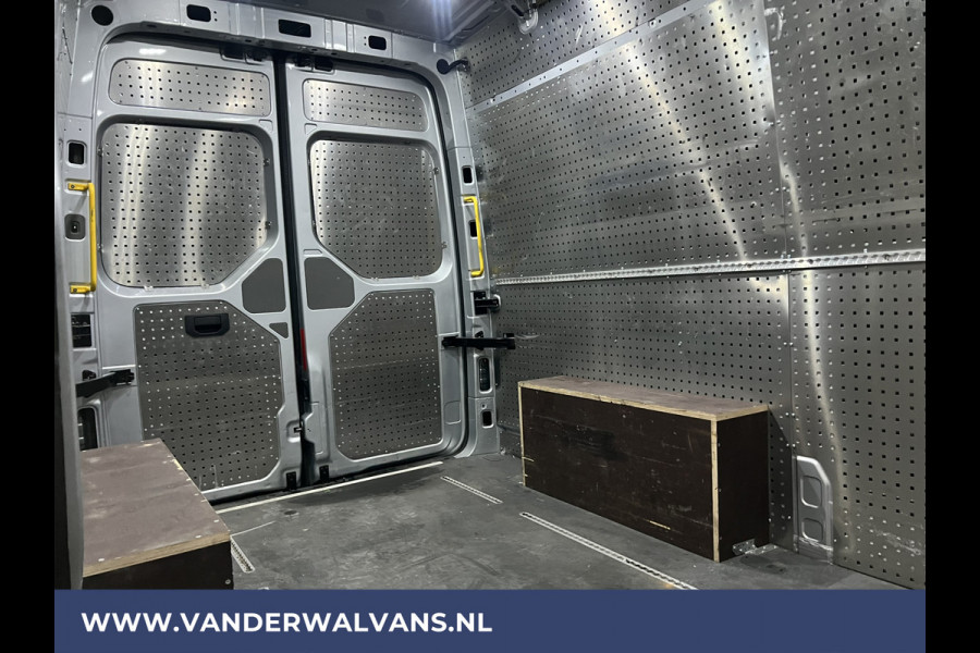 Volkswagen Crafter 2.0 TDI 141pk L3H3 L2H2 Euro6 Airco | Camera | Apple Carplay | Android Auto | Cruisecontrol Parkeersensoren, Bijrijdersbank