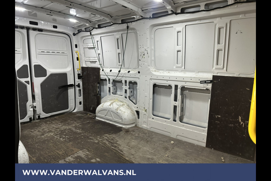 Volkswagen Crafter 2.0 TDI L3H2 L2H1 Euro6 Airco | Camera | Apple Carplay | Android Auto | Parkeersensoren Verwarmde voorruit, Bijrijdersbank