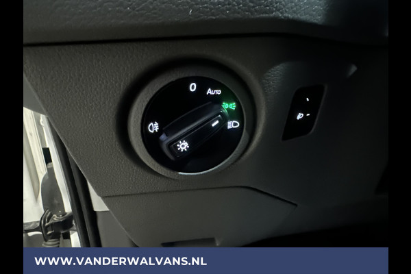 Volkswagen Crafter 2.0 TDI L3H2 L2H1 Euro6 Airco | Camera | Apple Carplay | Android Auto | Parkeersensoren Verwarmde voorruit, Bijrijdersbank