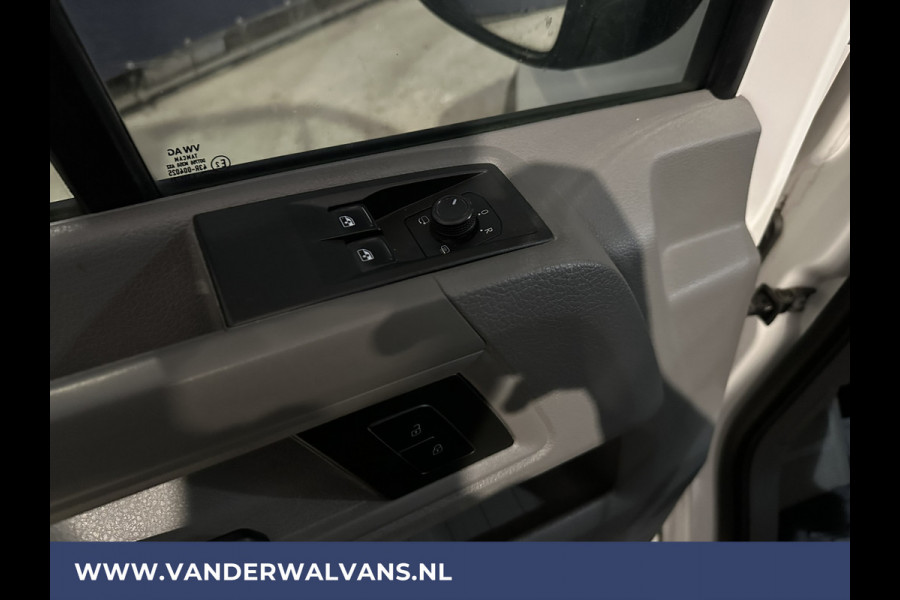 Volkswagen Crafter 2.0 TDI L3H2 L2H1 Euro6 Airco | Camera | Apple Carplay | Android Auto | Parkeersensoren Verwarmde voorruit, Bijrijdersbank