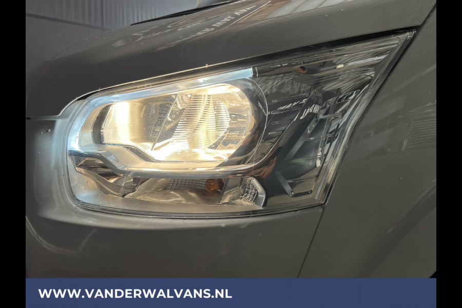 Ford Transit 2.0 TDCI 131pk L2H2 Euro6 Airco | LED | Cruisecontrol | Verwarmde voorruit | Parkeersensoren Bijrijdersbank