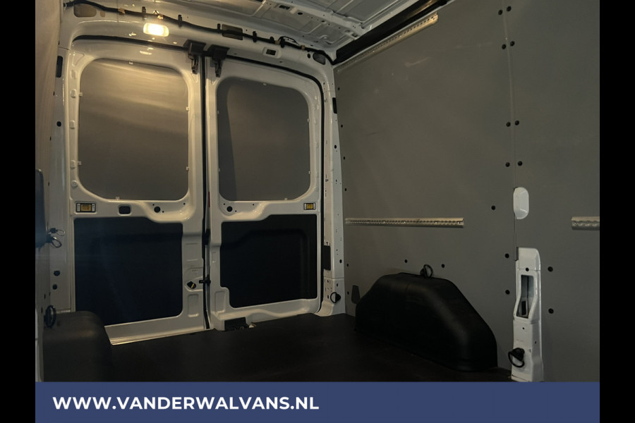 Ford Transit 2.0 TDCI 131pk L2H2 Euro6 Airco | LED | Cruisecontrol | Verwarmde voorruit | Parkeersensoren Bijrijdersbank