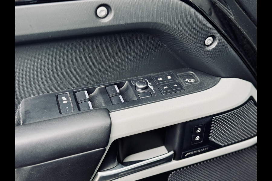 Land Rover Defender 110 P400e | Urban | Meridian | Stoelkoeling |