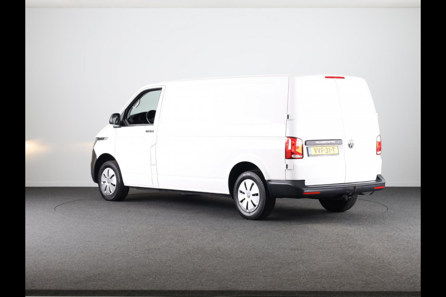 Volkswagen Transporter 2.0 TDI L2H1 28 Comfortline 110 pk | Verlengde garantie | Navigatie | Trekhaak | Parkeersensoren achter | Cruise control | Apple Carplay/Android Auto |