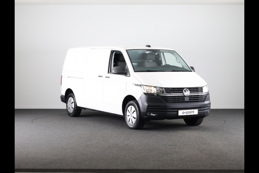 Volkswagen Transporter 2.0 TDI L2H1 28 Comfortline 110 pk | Verlengde garantie | Navigatie | Trekhaak | Parkeersensoren achter | Cruise control | Apple Carplay/Android Auto |
