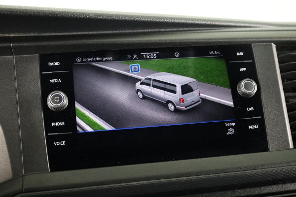 Volkswagen Transporter 2.0 TDI L2H1 28 Comfortline 110 pk | Verlengde garantie | Navigatie | Trekhaak | Parkeersensoren achter | Cruise control | Apple Carplay/Android Auto |