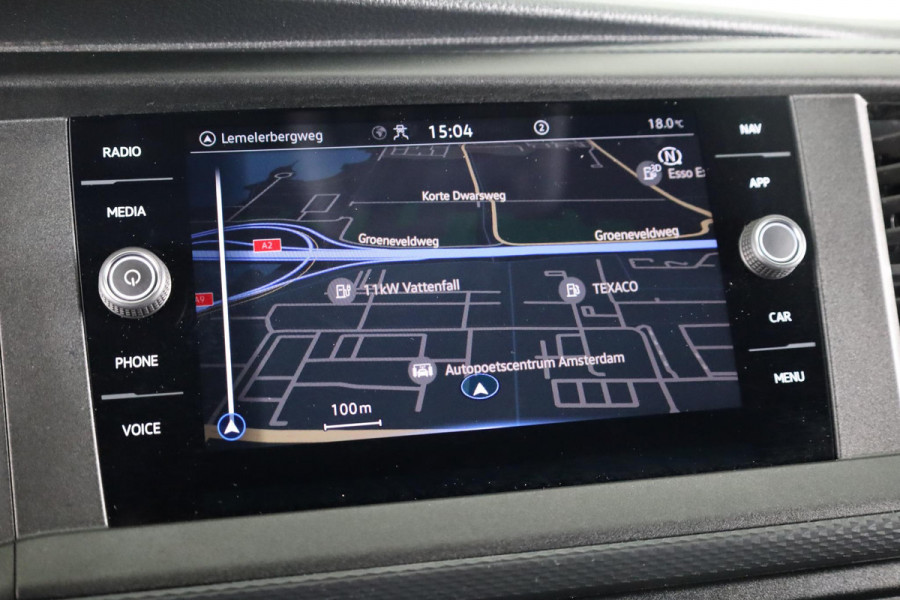Volkswagen Transporter 2.0 TDI L2H1 28 Comfortline 110 pk | Verlengde garantie | Navigatie | Trekhaak | Parkeersensoren achter | Cruise control | Apple Carplay/Android Auto |