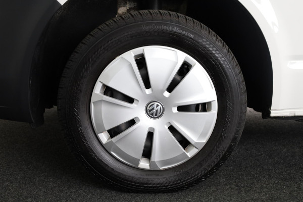 Volkswagen Transporter 2.0 TDI L2H1 28 Comfortline 110 pk | Verlengde garantie | Navigatie | Trekhaak | Parkeersensoren achter | Cruise control | Apple Carplay/Android Auto |