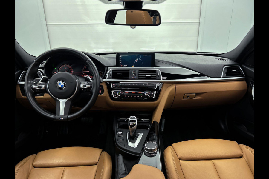 BMW 3-serie 320i Luxury Edition Automaat (PANORAMADAK, STOELVERWARMING, SPORTSTOELEN, DIGITALE COCKPIT, DEALER ONDERHOUDEN)