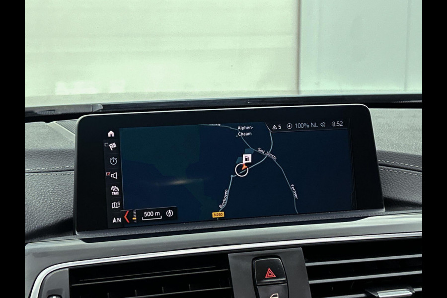 BMW 3-serie 320i Luxury Edition Automaat (PANORAMADAK, STOELVERWARMING, SPORTSTOELEN, DIGITALE COCKPIT, DEALER ONDERHOUDEN)