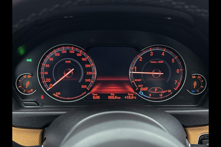 BMW 3-serie 320i Luxury Edition Automaat (PANORAMADAK, STOELVERWARMING, SPORTSTOELEN, DIGITALE COCKPIT, DEALER ONDERHOUDEN)
