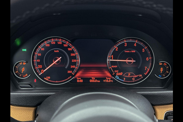 BMW 3-serie 320i Luxury Edition Automaat (PANORAMADAK, STOELVERWARMING, SPORTSTOELEN, DIGITALE COCKPIT, DEALER ONDERHOUDEN)