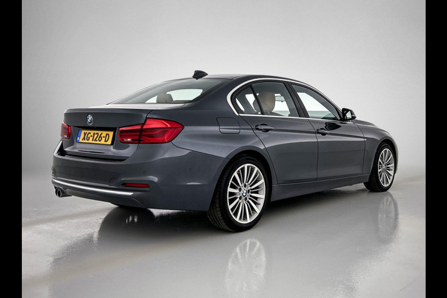 BMW 3-serie 320i Luxury Edition Automaat (PANORAMADAK, STOELVERWARMING, SPORTSTOELEN, DIGITALE COCKPIT, DEALER ONDERHOUDEN)