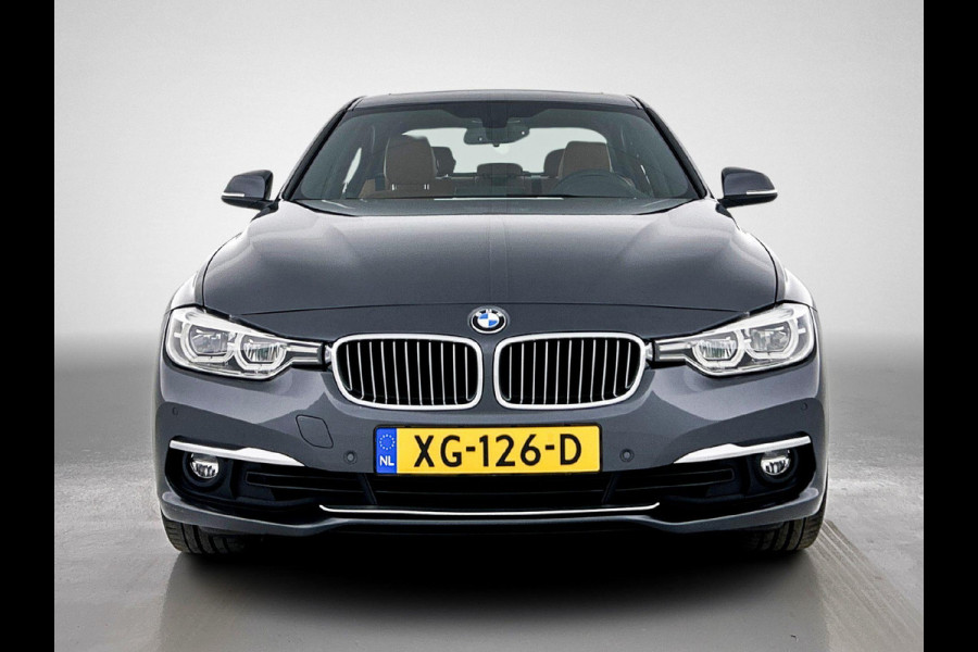 BMW 3-serie 320i Luxury Edition Automaat (PANORAMADAK, STOELVERWARMING, SPORTSTOELEN, DIGITALE COCKPIT, DEALER ONDERHOUDEN)