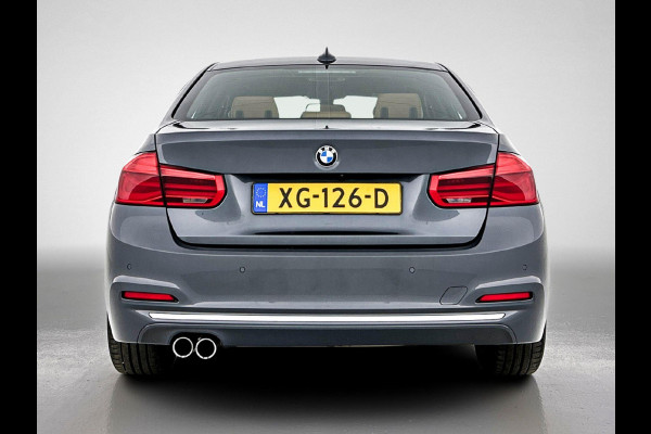 BMW 3-serie 320i Luxury Edition Automaat (PANORAMADAK, STOELVERWARMING, SPORTSTOELEN, DIGITALE COCKPIT, DEALER ONDERHOUDEN)