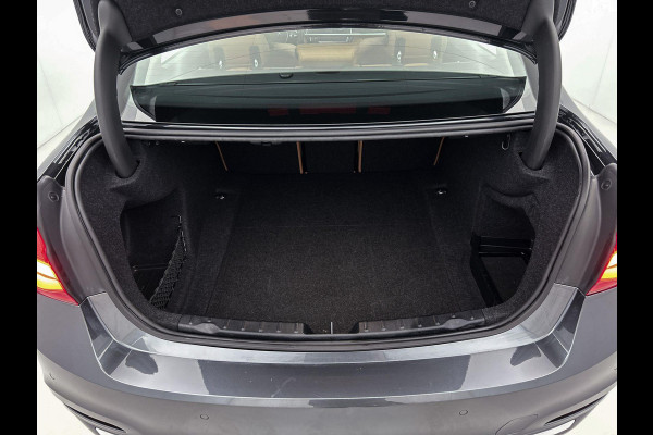 BMW 3-serie 320i Luxury Edition Automaat (PANORAMADAK, STOELVERWARMING, SPORTSTOELEN, DIGITALE COCKPIT, DEALER ONDERHOUDEN)
